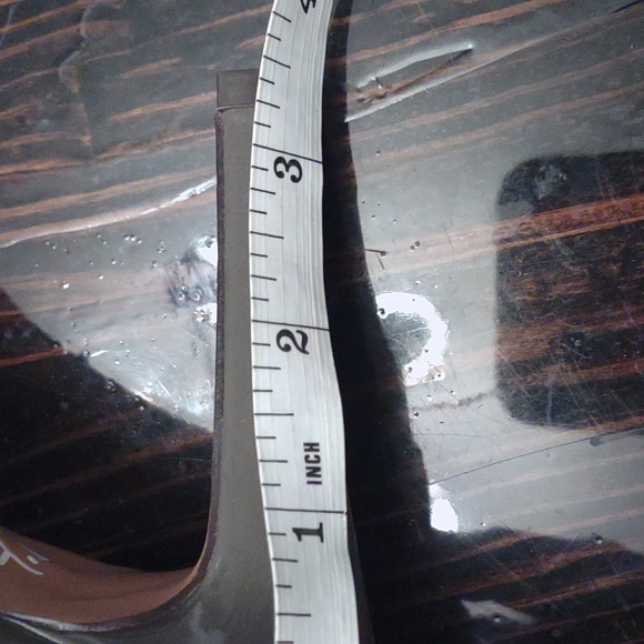 Nine West Halinan Gray Patent Leather T Strap Heels Sz 9.5 Ankle Strap - Picture 7 of 7